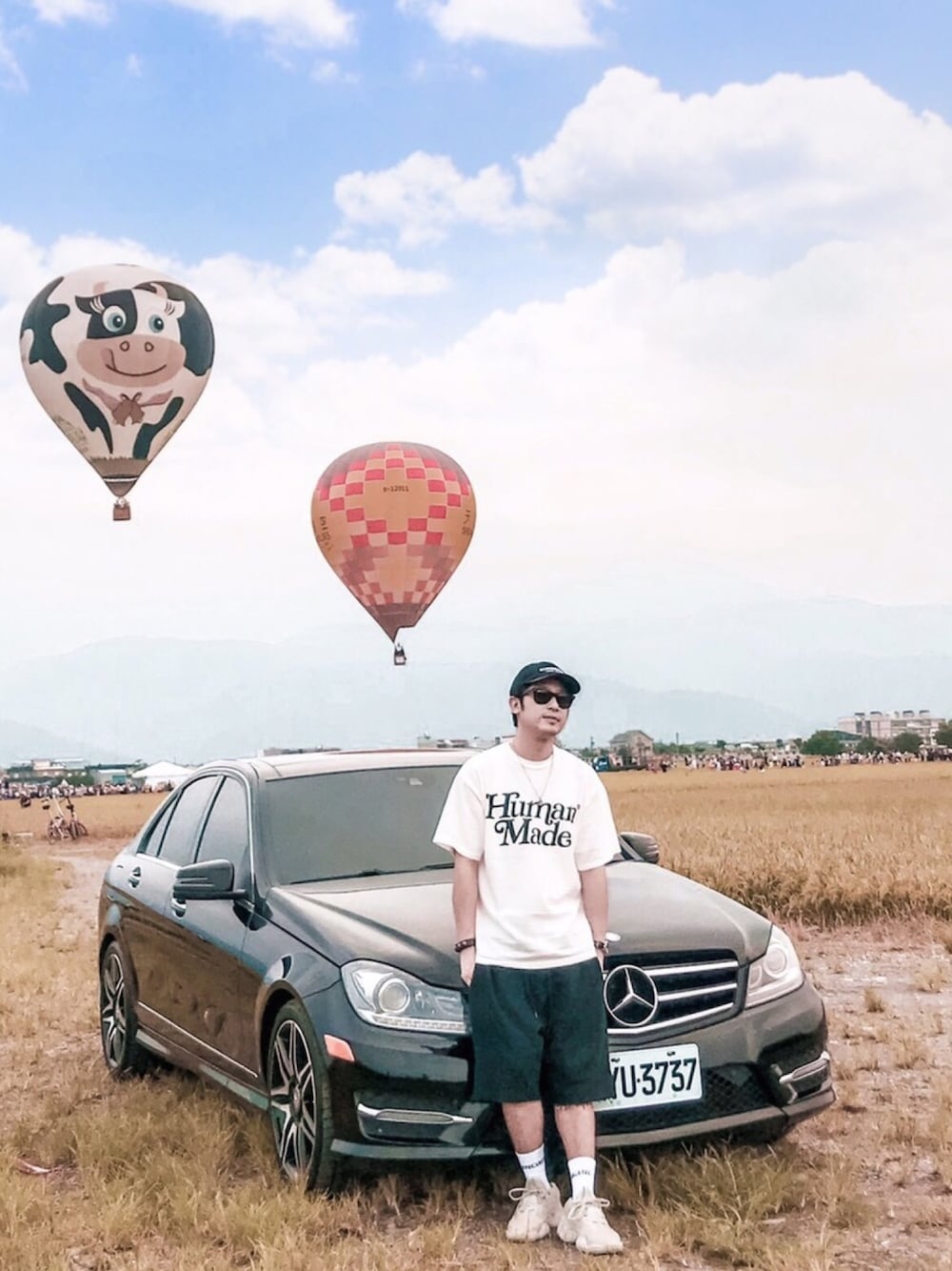 「adidas originals、yeezy、yeezy500、HUMAN MADE、Girls don't cry、burberry、BALENCIAGA、Chrome Hearts、ray ban、summer」｜「Yeezyのadidas YEEZY 500 BLUSH（MEN）（スニーカー、ホワイト系）」を使った、Foxさん（メンズ・173cm）の秋コーディネートの1枚目の写真