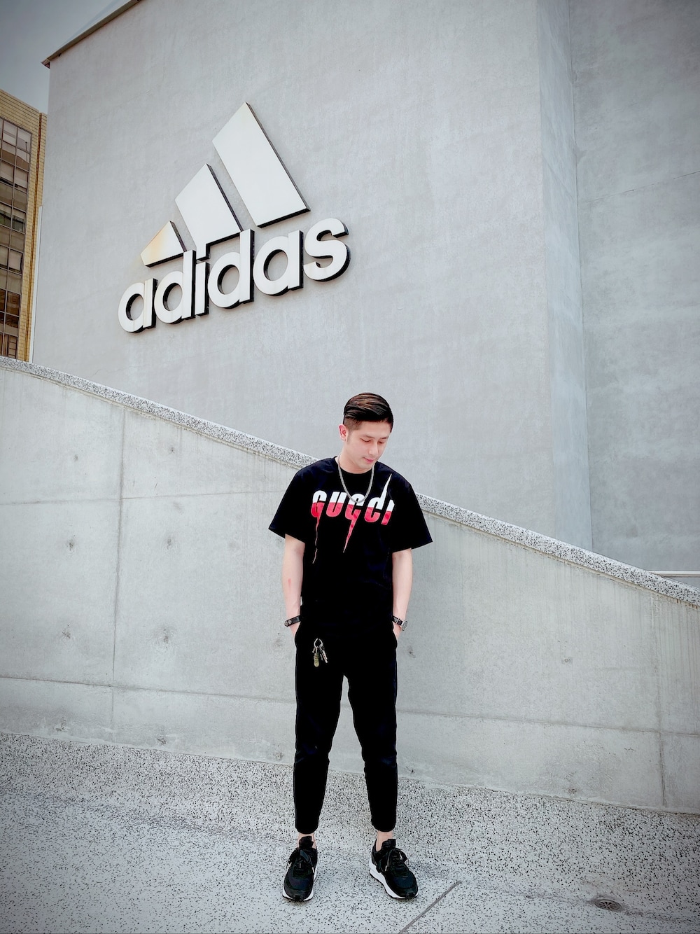 「summer、Taiwan、GUCCI、NIKE、sacai nike、sacai men's、sacai x nike、NIKE AIR MAX、Chrome Hearts」｜「GUCCIのGucci Oversized Logo-Print Cotton-Jersey T-Shirt（Tシャツ/カットソー、ブラック系）」を使った、Foxさん（メンズ・173cm）の春コーディネートの1枚目の写真