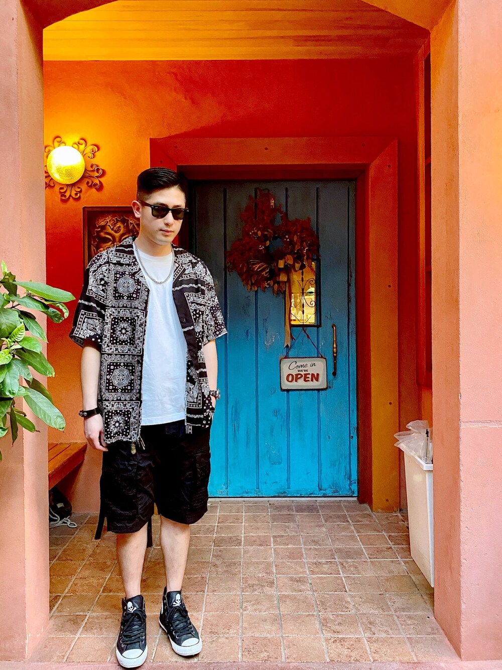「summer、converse、NEIGHBORHOOD、CONVERSE TOKYO、ray ban、Chrome Hearts、GU」｜「GUのアイテム（シャツ/ブラウス、ブラック系）」を使った、Foxさん（メンズ・173cm）の夏コーディネートの1枚目の写真