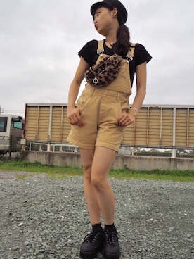 「Guess（ゲス）のアイテム（オールインワン・サロペット）」を使った、Ri-tannさん（レディース・165cm）の秋コーディネート