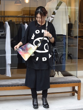「macromauro（マクロマウロ）のアイテム」を使った、Wallace & Murronさん（レディース・162cm）の春コーディネート