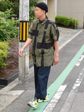 「my beautiful landlet（マイビューティフルランドレット）のアイテム（トップス）」を使った、Wallace & Murronさん（メンズ・170cm）の夏コーディネート