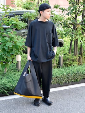 「my beautiful landlet（マイビューティフルランドレット）のアイテム（スラックス）」を使った、Wallace & Murronさん（メンズ・170cm）の夏コーディネート