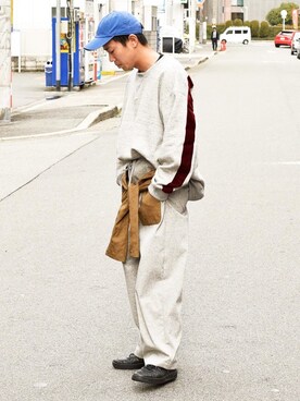 「my beautiful landlet（マイビューティフルランドレット）のアイテム（スウェット）」を使った、Wallace & Murronさん（メンズ・170cm）の冬コーディネート