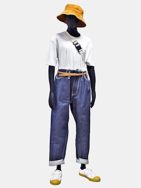 「アイテム（ボディバッグ/ウエストポーチ）」を使った、Wallace & Murronさん（メンズ・170cm）の春コーディネート