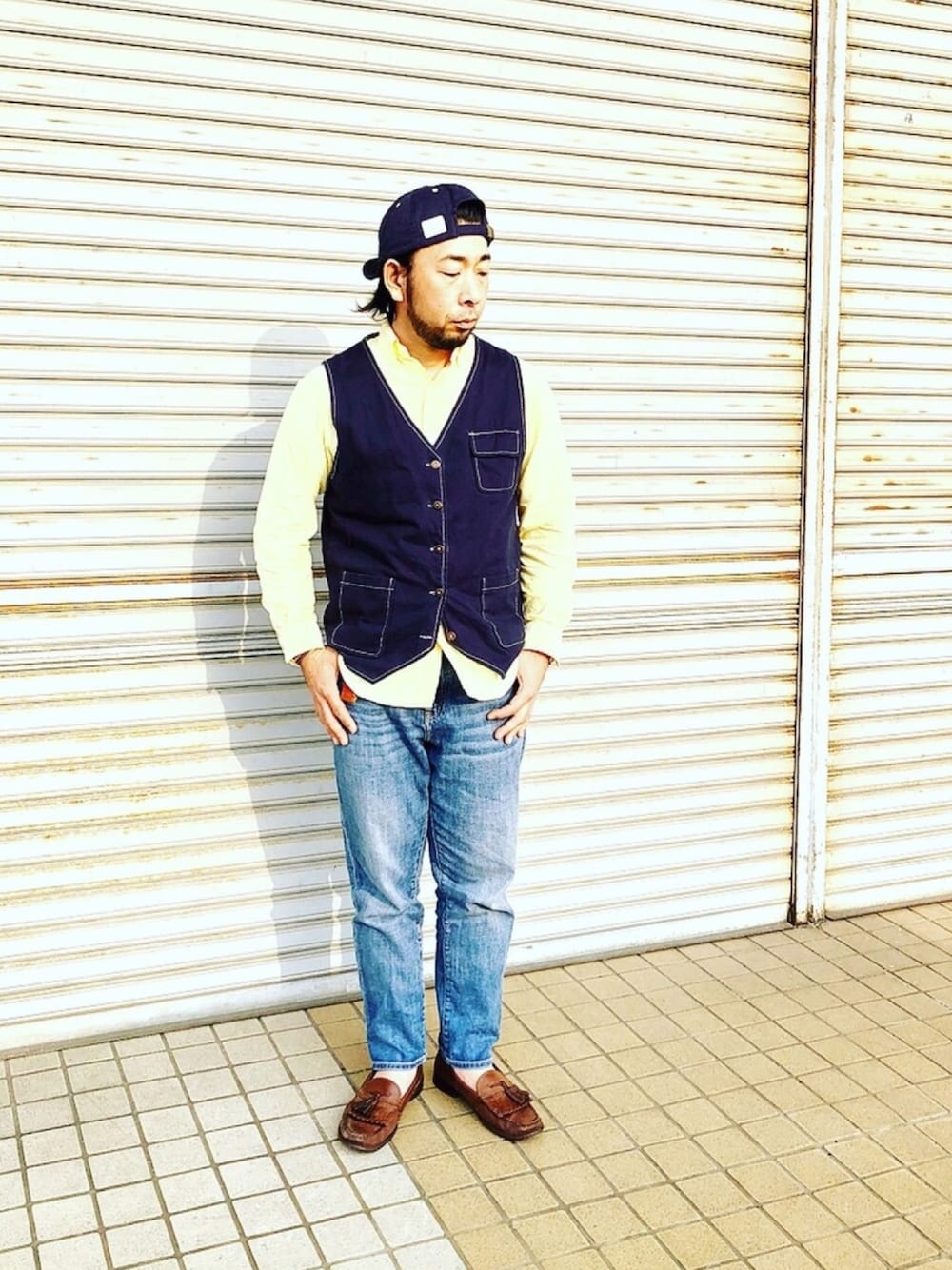 「パステルカラー、イエローシャツ、春コーデ、シャツスタイル、ベスト×シャツ、ローファー、キャップ、ラルフローレン」｜「TESTIFYのアイテム（キャップ、ブルー系）」を使った、チャッピーさん（メンズ・166cm）の春コーディネートの1枚目の写真