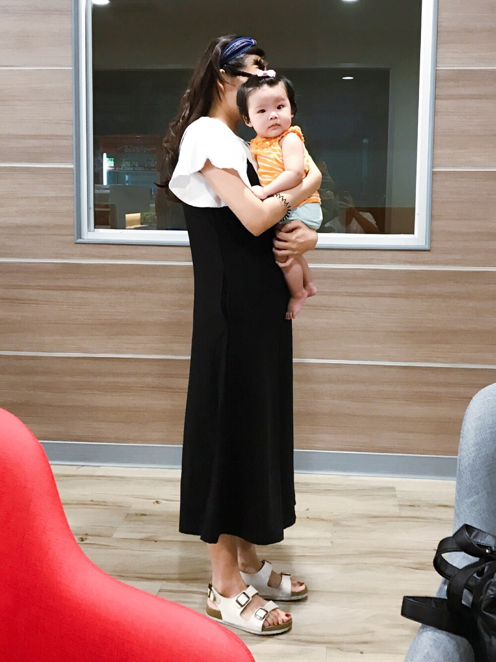 「ootd、baby」｜「koreaのアイテム（つなぎ/オールインワン、ブラック系）」を使った、Ariel.12さん（レディース・160cm）の夏コーディネートの1枚目の写真