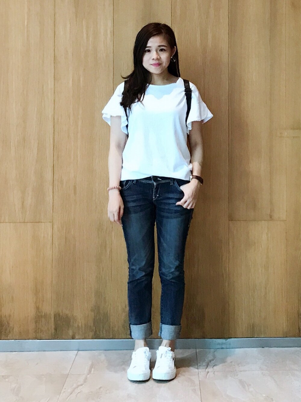 「ootd、Levi's、DW、pumaxrihanna」｜「Lulusのアイテム（Tシャツ/カットソー、ホワイト系）」を使った、Ariel.12さん（レディース・160cm）の夏コーディネートの1枚目の写真