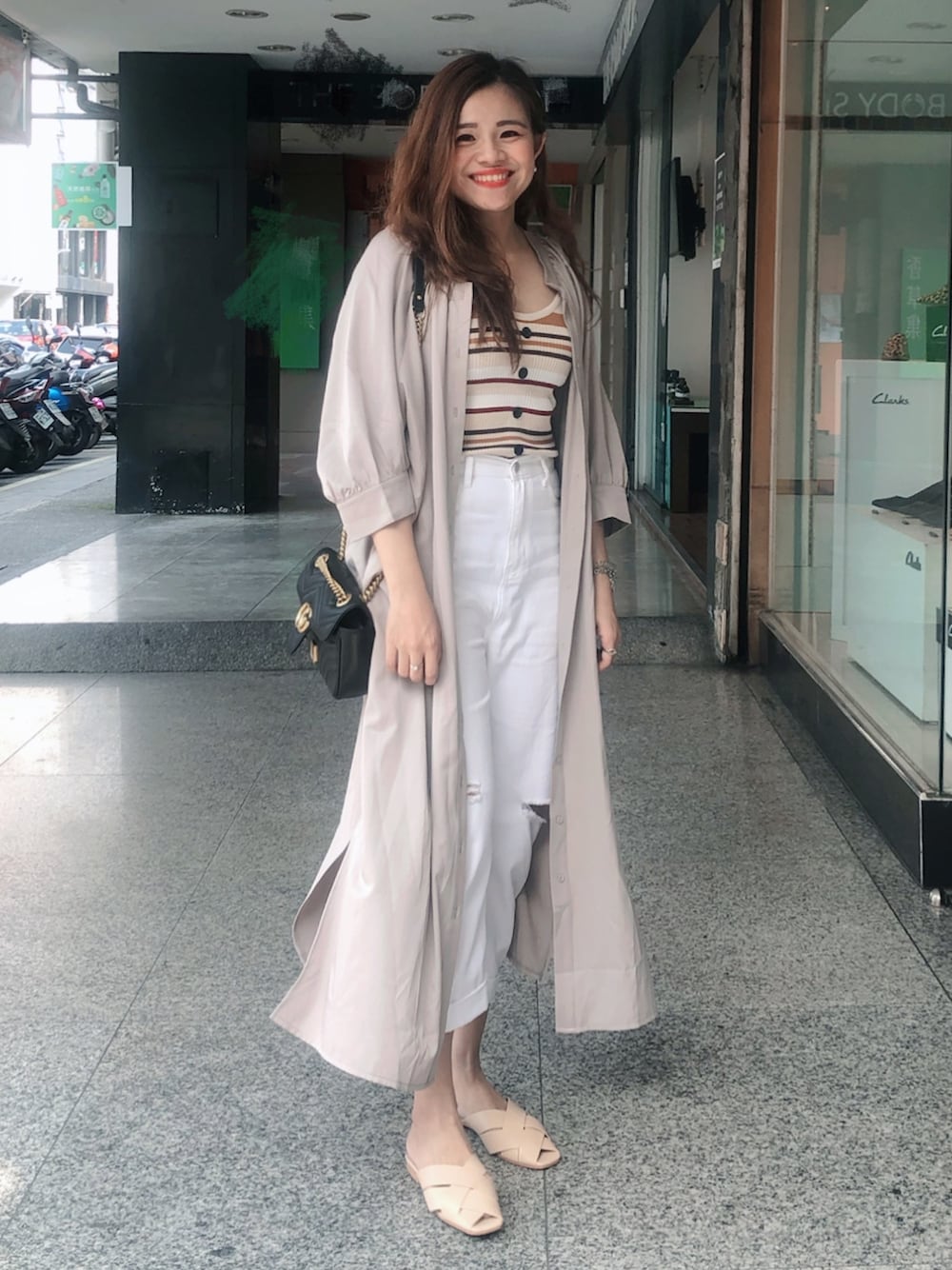 「ootd、anirek、GUCCI」｜「ANIREKのアイテム（カバーオール、ベージュ系）」を使った、Ariel.12さん（レディース・160cm）の春コーディネートの1枚目の写真