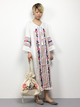 カラフルフラワー刺繍マキシワンピースを使った人気ファッションコーディネート Wear