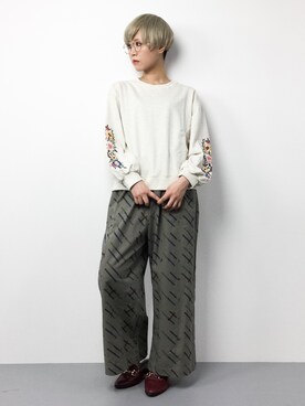 「chambre de charme（シャンブルドゥシャーム）のアイテム（パンツ）」を使った、monchiさん（レディース・165cm）の春コーディネート