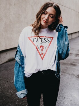 「Guess（ゲス）のアイテム（デニムジャケット）」を使った、Bethany Marieさん（レディース・170cm）の春コーディネート