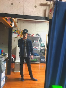 「NEW ERA（ニューエラ）のアイテム（ニットキャップ/ビーニー、ブラック系）」を使った、りゅーじさん（メンズ・169cm）の春コーディネート
