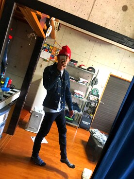 「A BATHING APE（アベイシングエイプ）のBAPESTA COOLMAX KNIT CAP（ニットキャップ/ビーニー、レッド系）」を使った、りゅーじさん（メンズ・169cm）の春コーディネート
