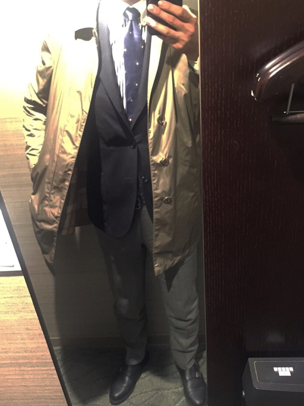 「マッキントッシュ、パラブーツ、春コーデ、オトナカジュアル、キレイめ、春、ドレステリア(DRESSTERIOR)、ナノユニバース」｜「DRESSTERIORのDRESSTERIOR マット織りチャコールグレーパンツ（スラックス、グレー系）」を使った、c4pcsさん（メンズ・180cm）の春コーディネートの1枚目の写真