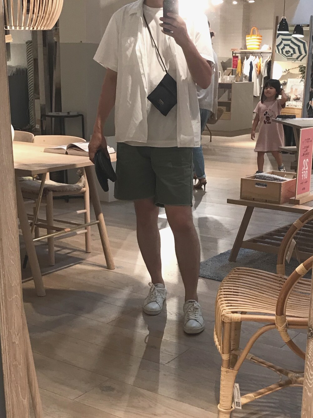 「covertのアイテム（その他パンツ、グリーン系）」を使った、c4pcsさん（メンズ・180cm）の夏コーディネートの1枚目の写真