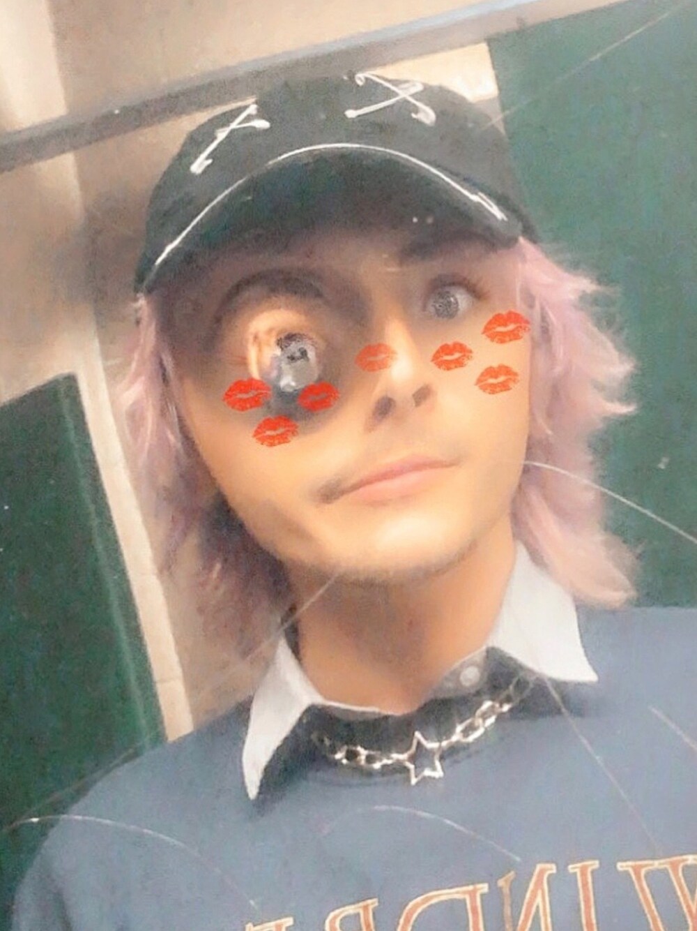 「H&MのStar Choker（ネックレス、シルバー系）」を使った、venus さん（メンズ・168cm）の秋コーディネートの1枚目の写真