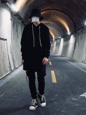 「DRKSHDW by RICK OWENS（ダークシャドウ バイ リックオウエンス）のアイテム（パーカー）」を使った、시현さん（メンズ・174cm）の秋コーディネート
