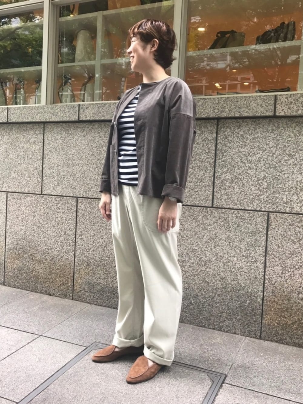 「Bshop、Bshop神戸店、秋コーデ、orcival、ぽっちゃり」｜「LE GLAZIKの【LE GLAZIK】コーデュロイ シャツジャケット WOMEN（ノーカラージャケット、グレー系）」を使った、森田 玲加さん（レディース・158cm）の秋コーディネートの1枚目の写真