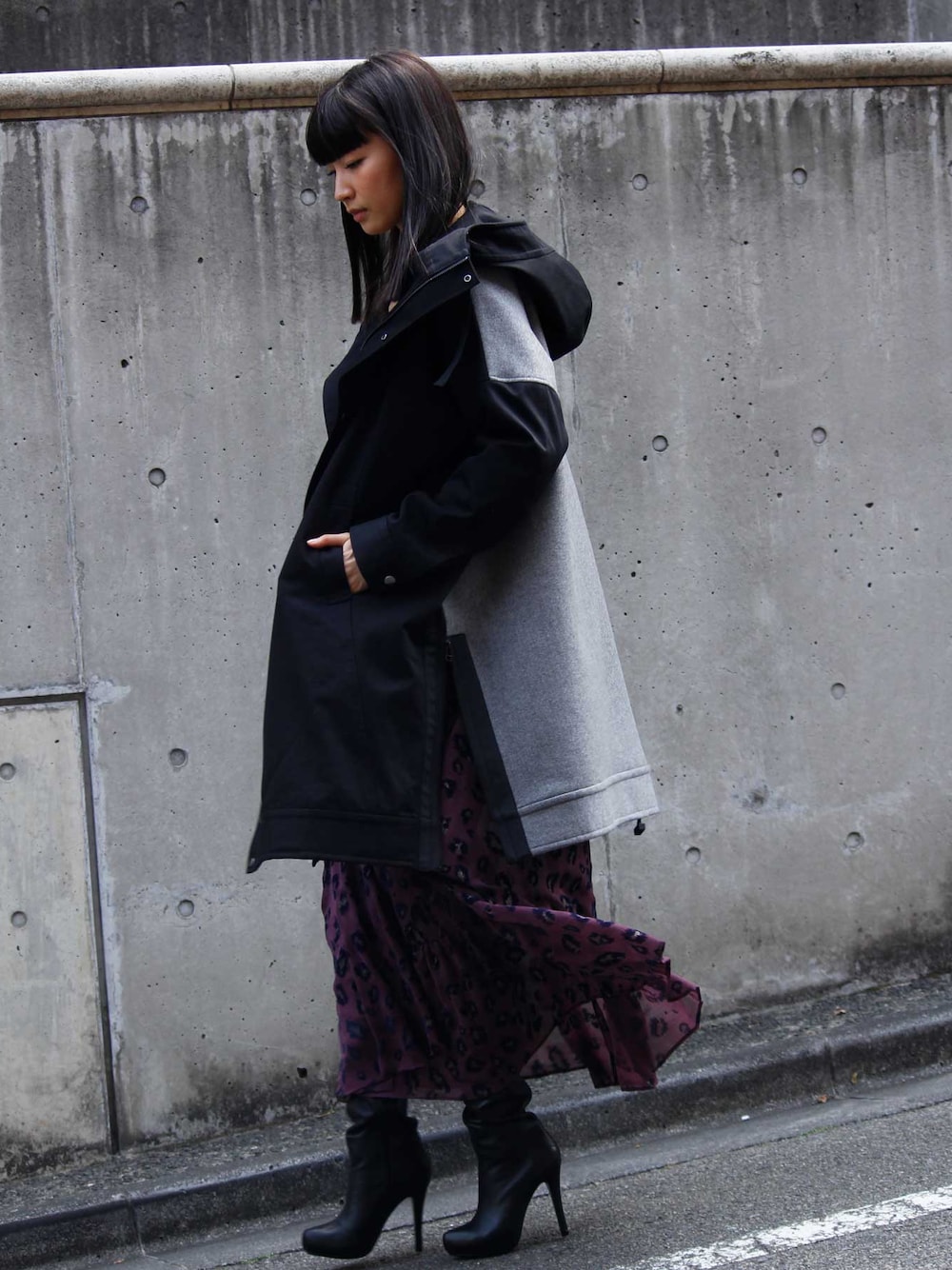 「マウンテンパーカー、カジュアル、レオパード、ウールコート、Aラインコート、キレイめ、ootd、テントライン、aviestyle」｜「AVIEのテントラインコート（マウンテンパーカー、ブラック系）」を使った、AYUMIさん（レディース・165cm）の夏コーディネートの1枚目の写真