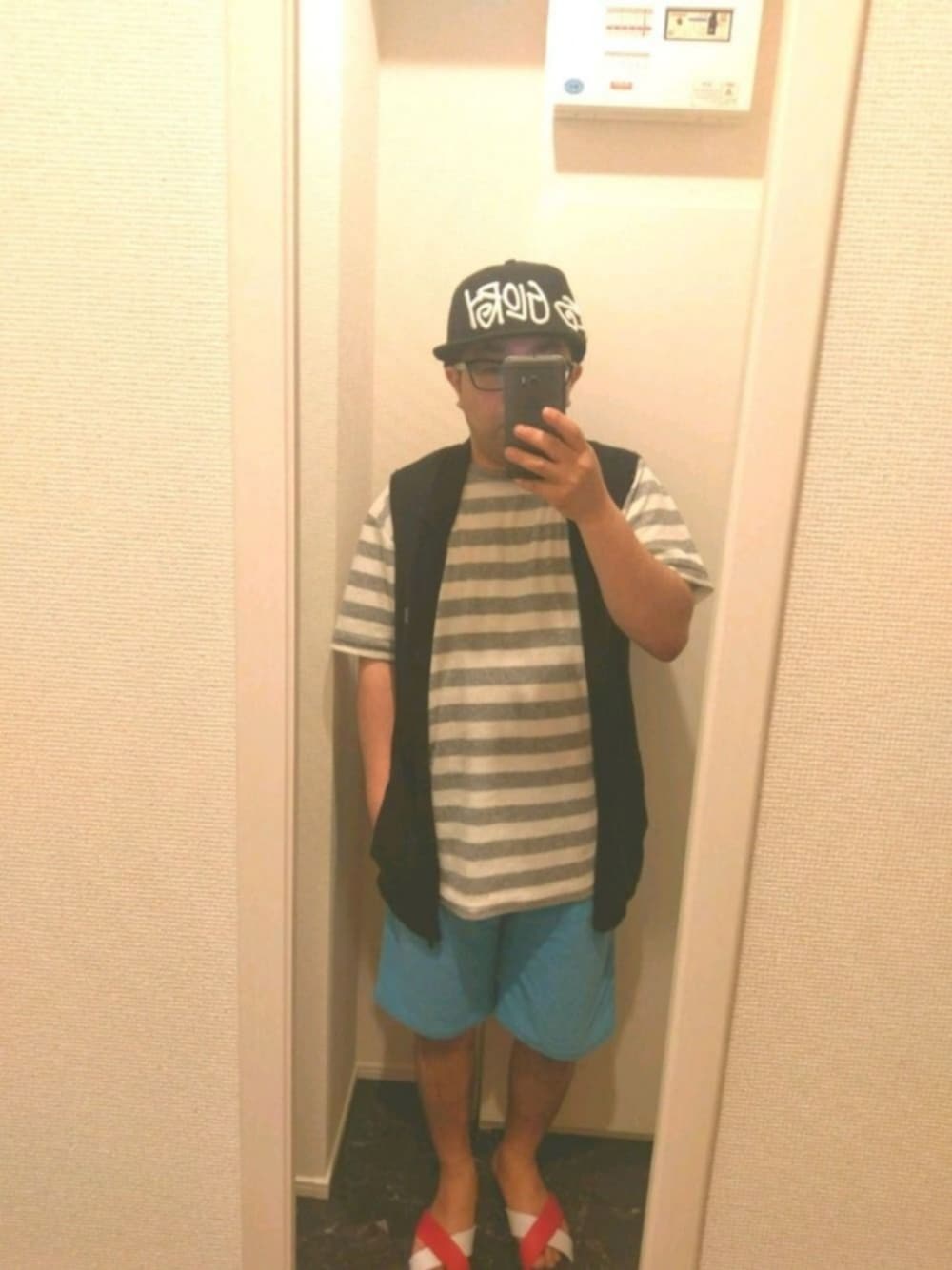 「キャップ、ボーダー、Tシャツ、ショートパンツ、サンダル、夏、大人カジュアル、ブラック、プチプラのさとし、相互フォロー」｜「BURBERRY GOLFのアイテム（ベスト、ブラック系）」を使った、さとし🐨相互さん（メンズ・159cm）の夏コーディネートの1枚目の写真