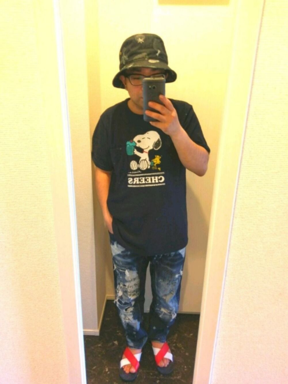 「バケットハット、Tシャツ、低身長、夏、デニム、サンダル、個性的、原宿系、プチプラのさとし、相互フォロー」｜「FRAPBOISのアイテム（ハット、ブルー系）」を使った、さとし🐨相互さん（メンズ・159cm）の夏コーディネートの1枚目の写真