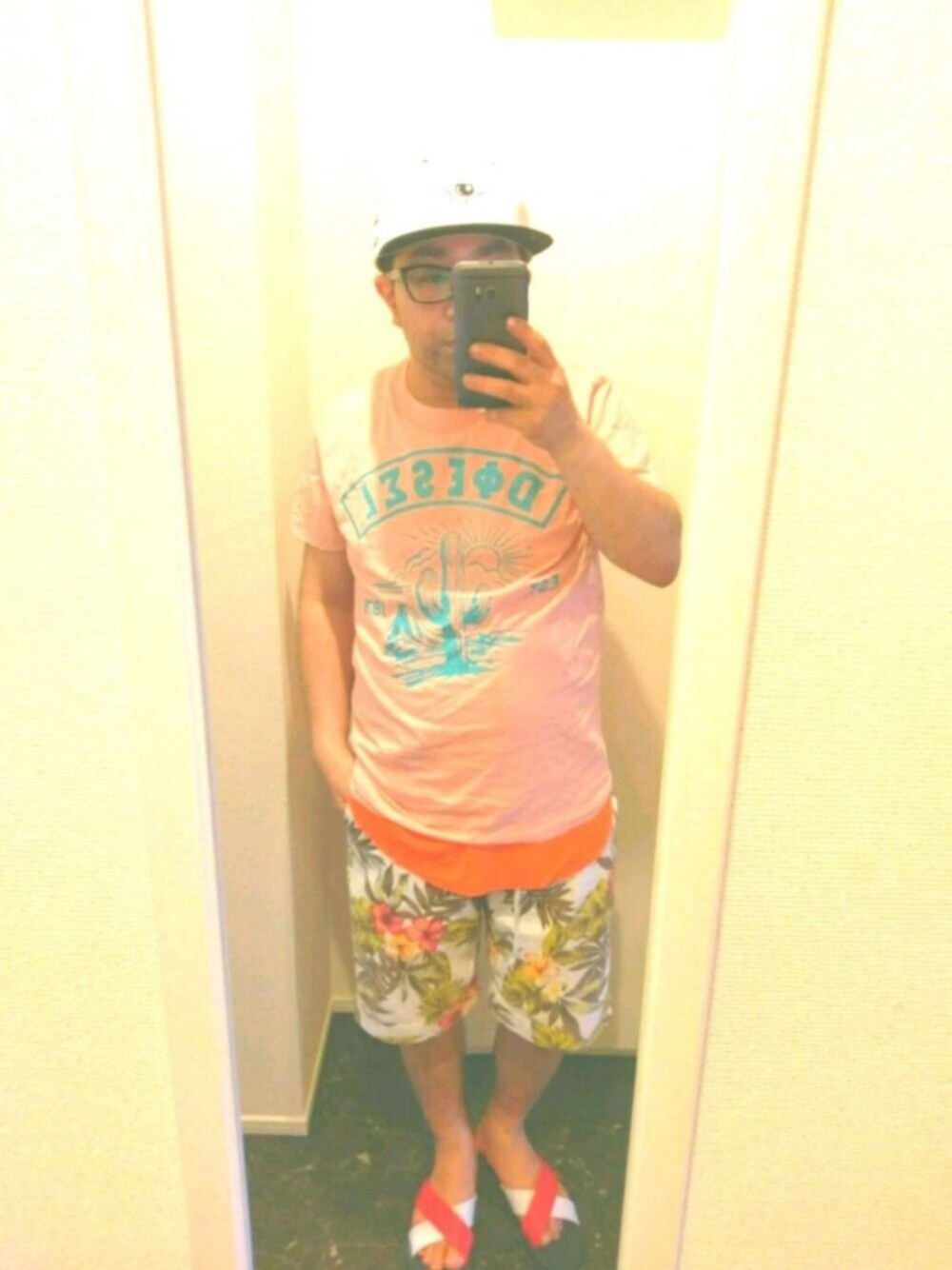 「キャップ、Diesel、Tシャツ、タンクトップ、ショートパンツ、サンダル、プチプラのさとし、個性的、原宿系、相互フォロー」｜「no brandのアイテム（キャップ、ホワイト系）」を使った、さとし🐨相互さん（メンズ・159cm）の夏コーディネートの1枚目の写真