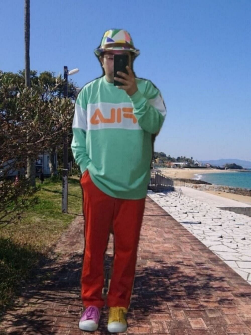 「プチプラのさとし、低身長、個性的、相互フォロー、プチプラ、しまむら、AZUL by moussy、スウェット、Diesel、原宿系」｜「AZUL by moussyのアイテム（その他パンツ、オレンジ系）」を使った、さとし🐨相互さん（メンズ・159cm）の春コーディネートの1枚目の写真