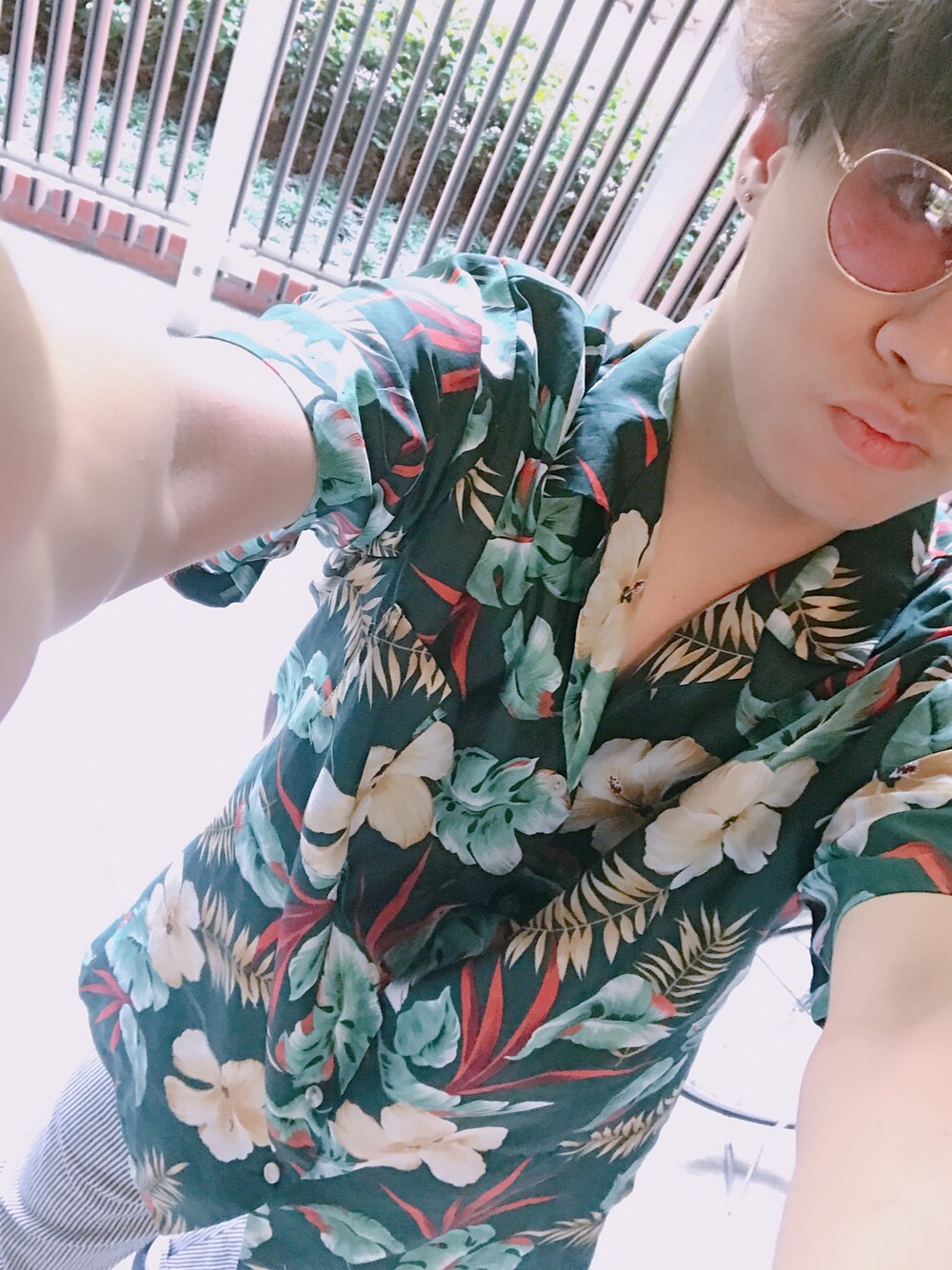 「夏コーデ、アロハシャツ、アツい、おしゃれさんと繋がりたい」｜「古着のアイテム（その他トップス、グリーン系）」を使った、ゆーさん（メンズ・173cm）の夏コーディネートの1枚目の写真
