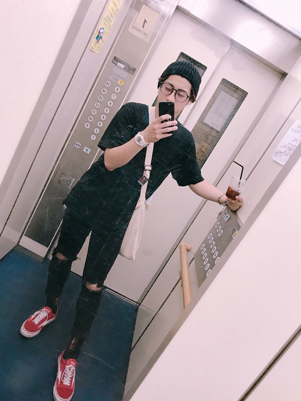 「今日のコーデ、お洒落さんとつながりたい、Hunter×Hunter、UNIQLO、黒、帰宅なう、眠すぎる、REVENGEXSTROM」｜「セブンイレブンのアイテム（その他、ブラック系）」を使った、ゆーさん（メンズ・173cm）の夏コーディネートの1枚目の写真