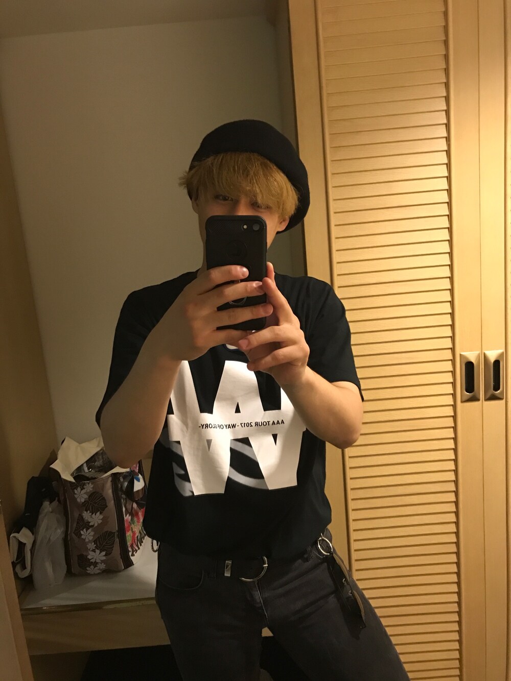 「おしゃれさんと繋がりたい、aaa、wog」｜「AAAのアイテム（Tシャツ/カットソー、ブラック系）」を使った、ゆーさん（メンズ・173cm）の夏コーディネートの1枚目の写真