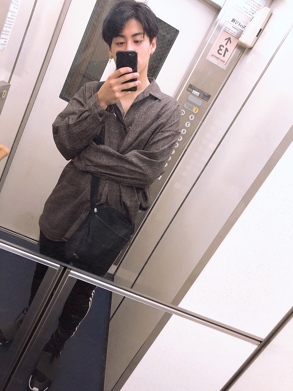 「お洒落さんとつながりたい、秋服準備はじめました、秋、Y-3、yohjiyamamoto、オーバーサイズ、久々の投稿、今日のコーデ」｜「HAREのBIGグレンチェックシャツ(HARE)（シャツ/ブラウス、ブラウン系）」を使った、ゆーさん（メンズ・173cm）の秋コーディネートの1枚目の写真