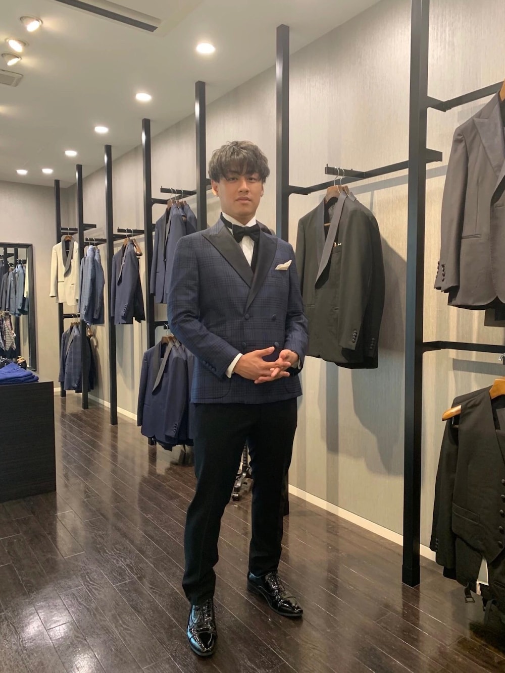 「披露宴、結婚式」｜「結婚式披露宴のアイテム（スーツセット、ブルー系）」を使った、ゆーさん（メンズ・174cm）の秋コーディネートの1枚目の写真