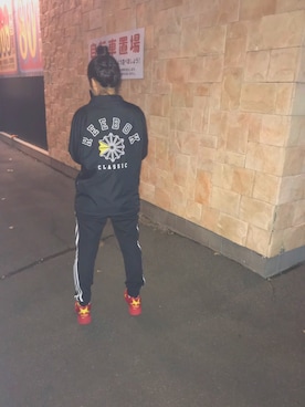 「adidasジャージ」｜「アイテム（ナイロンジャケット）」を使った、ゆいた。さん（レディース・157cm）の冬コーディネート