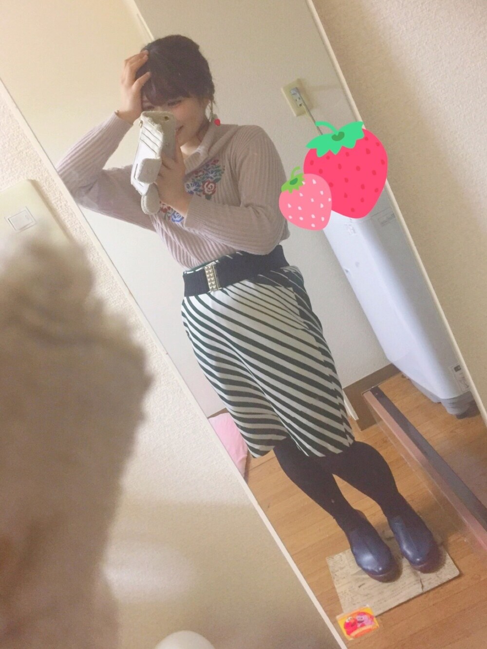 「飲み会コーデ」｜「OLIVE des OLIVEのアイテム（ニット/セーター、ピンク系）」を使った、mikyanさん（レディース・160cm）の冬コーディネートの1枚目の写真