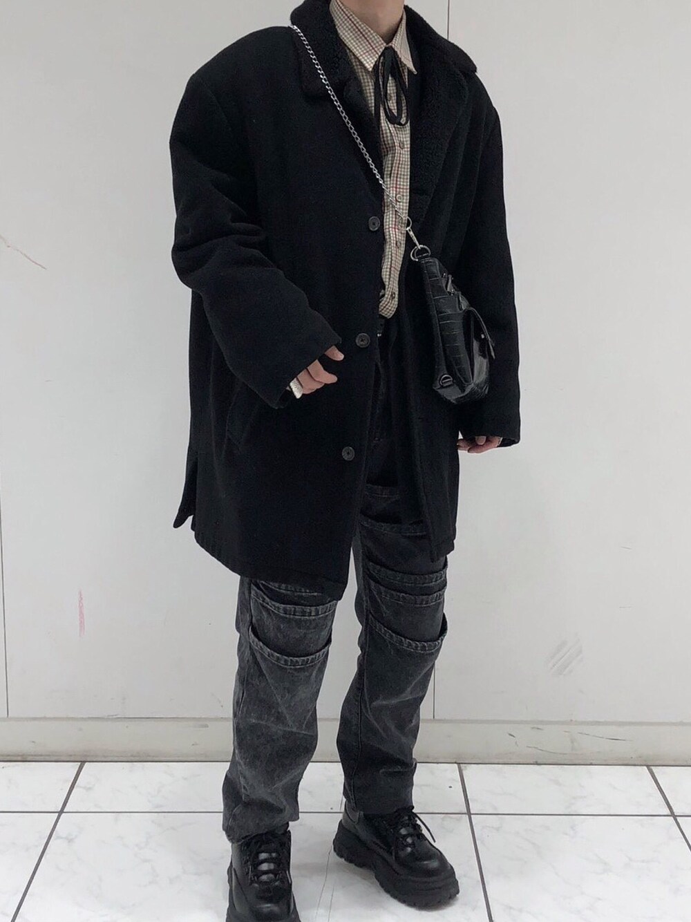 「チェック、yproject、y/project、EYTYS」｜「Y/PROJECTのアイテム（デニムパンツ、ブラック系）」を使った、いっくんさん（メンズ・172cm）の春コーディネートの1枚目の写真