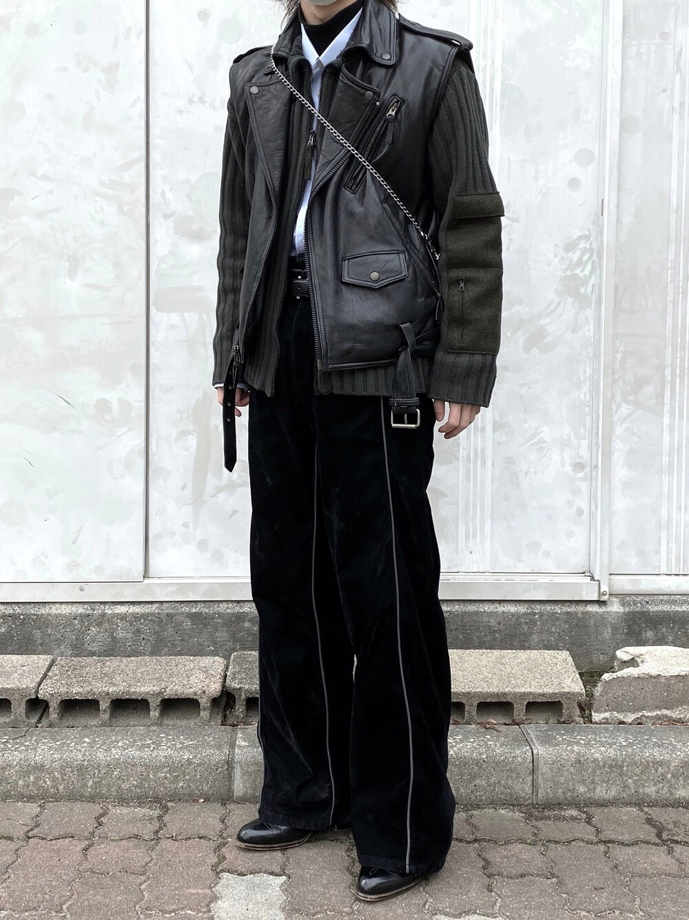「y/project」｜「Y/PROJECTのアイテム（パンツ、ブラック系）」を使った、いっくんさん（メンズ・172cm）の春コーディネートの1枚目の写真