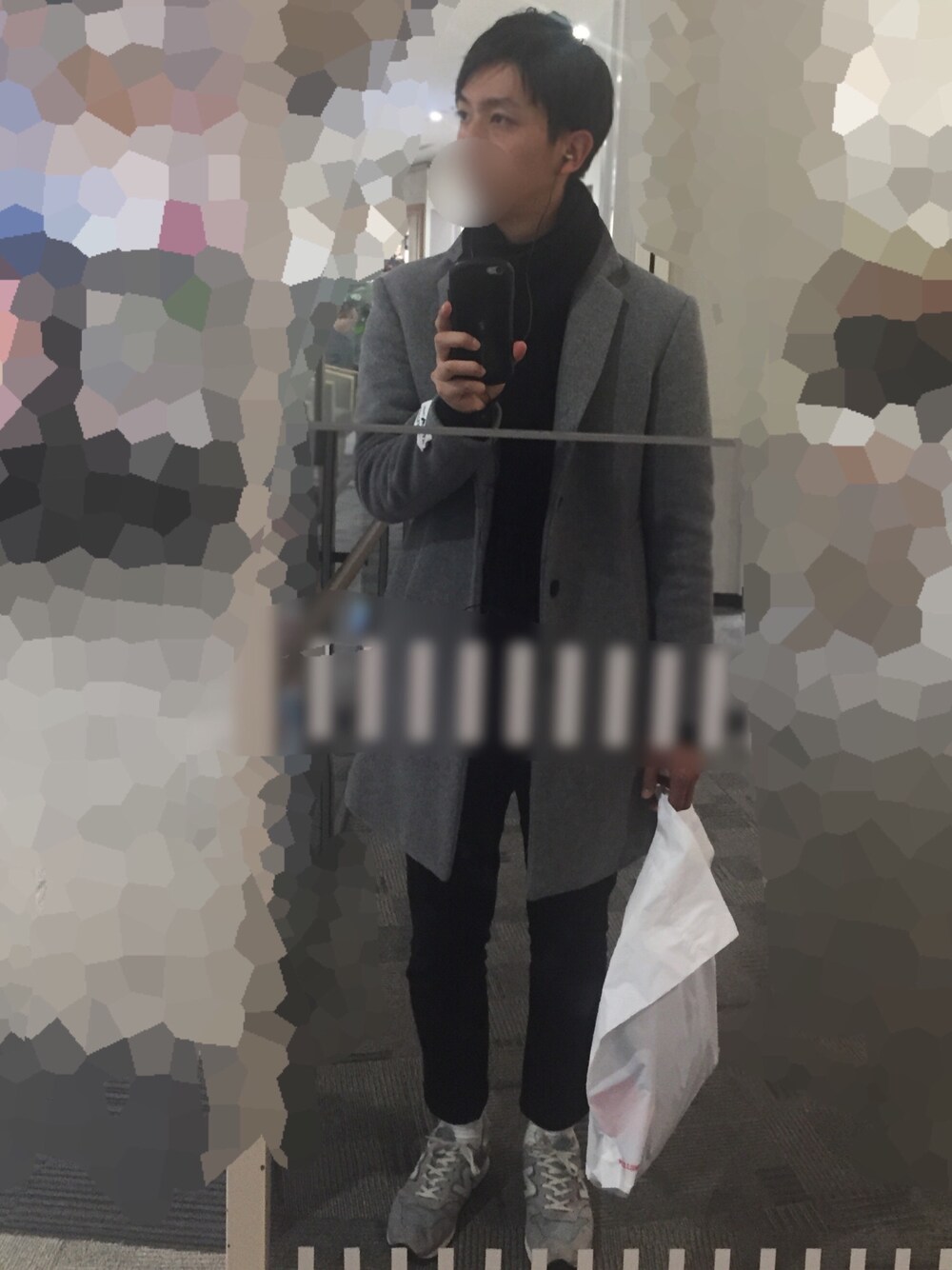 「大人コーデ、ブラック、RAGEBLUE、グレーコート、NIKE、Daniel Wellington、流行りに乗っかりすぎ、New Balance、UNIQLO、抜け感」｜「RAGEBLUEのアイテム（チェスターコート、シルバー系）」を使った、やちおさん（メンズ・176cm）の冬コーディネートの1枚目の写真