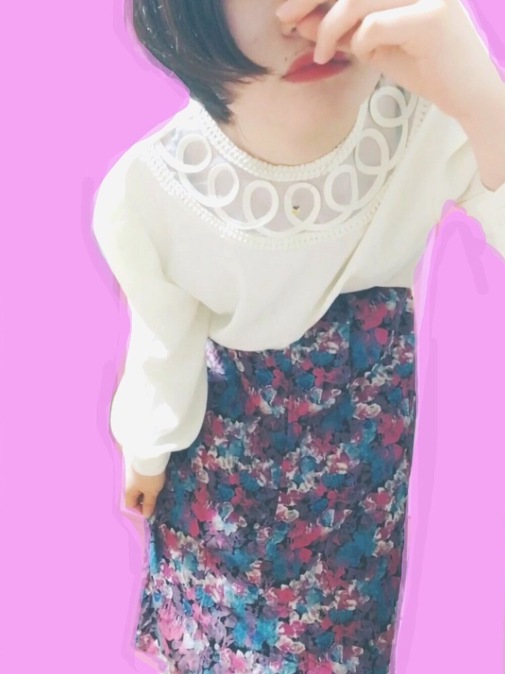 「秋コーデ、プチプラ、シンプルコーデ、古着、used、ヴィンテージ、フォロバ、フォロバ100％、大学生、花柄」｜「usedのアイテム（シャツ/ブラウス、ホワイト系）」を使った、こせさん（レディース・155cm）の秋コーディネートの1枚目の写真