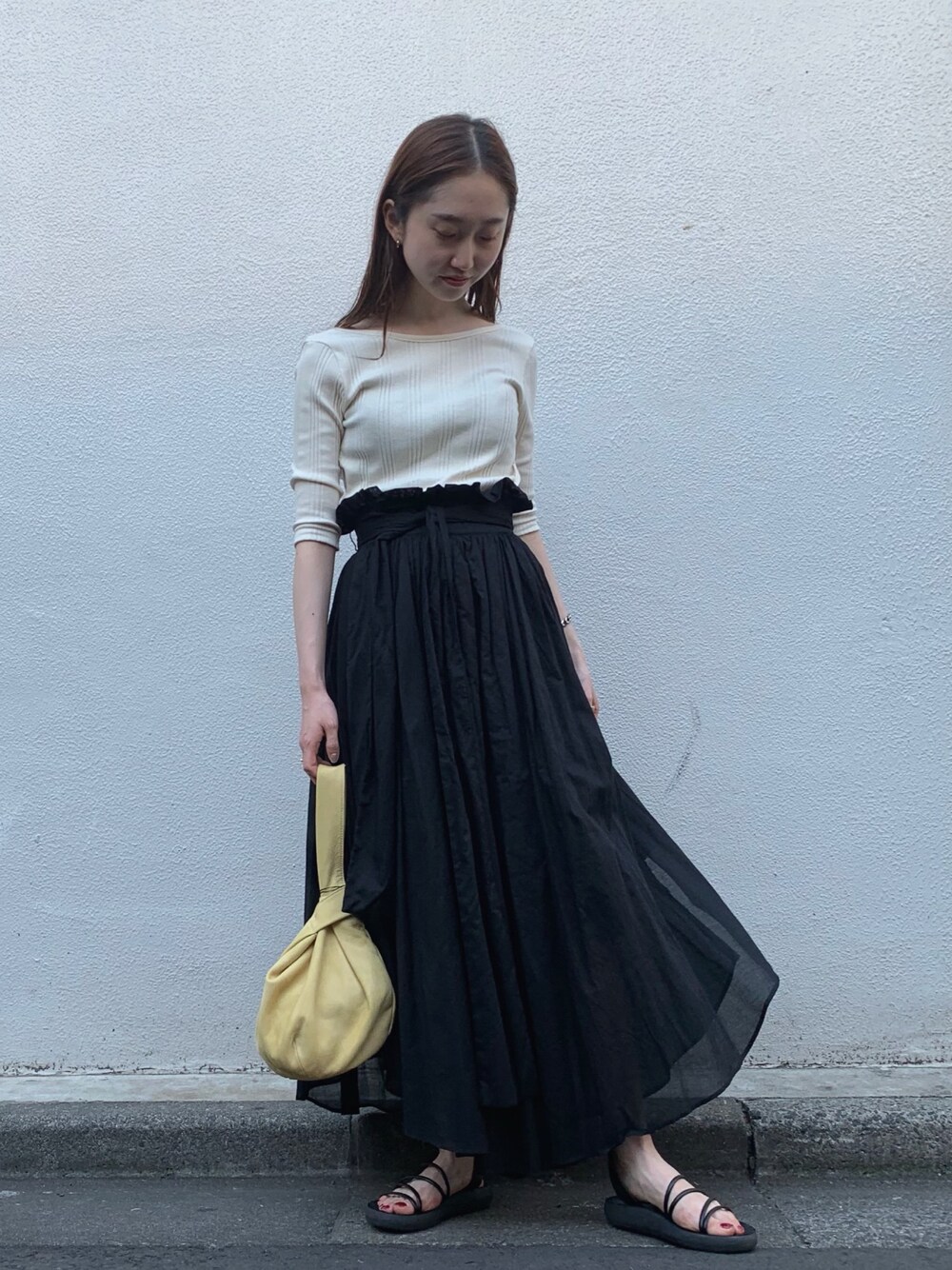 TOMOMI TSUBOYAMAさんの「エアリー ギャザー スカート（MAISON DE REEFUR）」を使ったコーディネート
