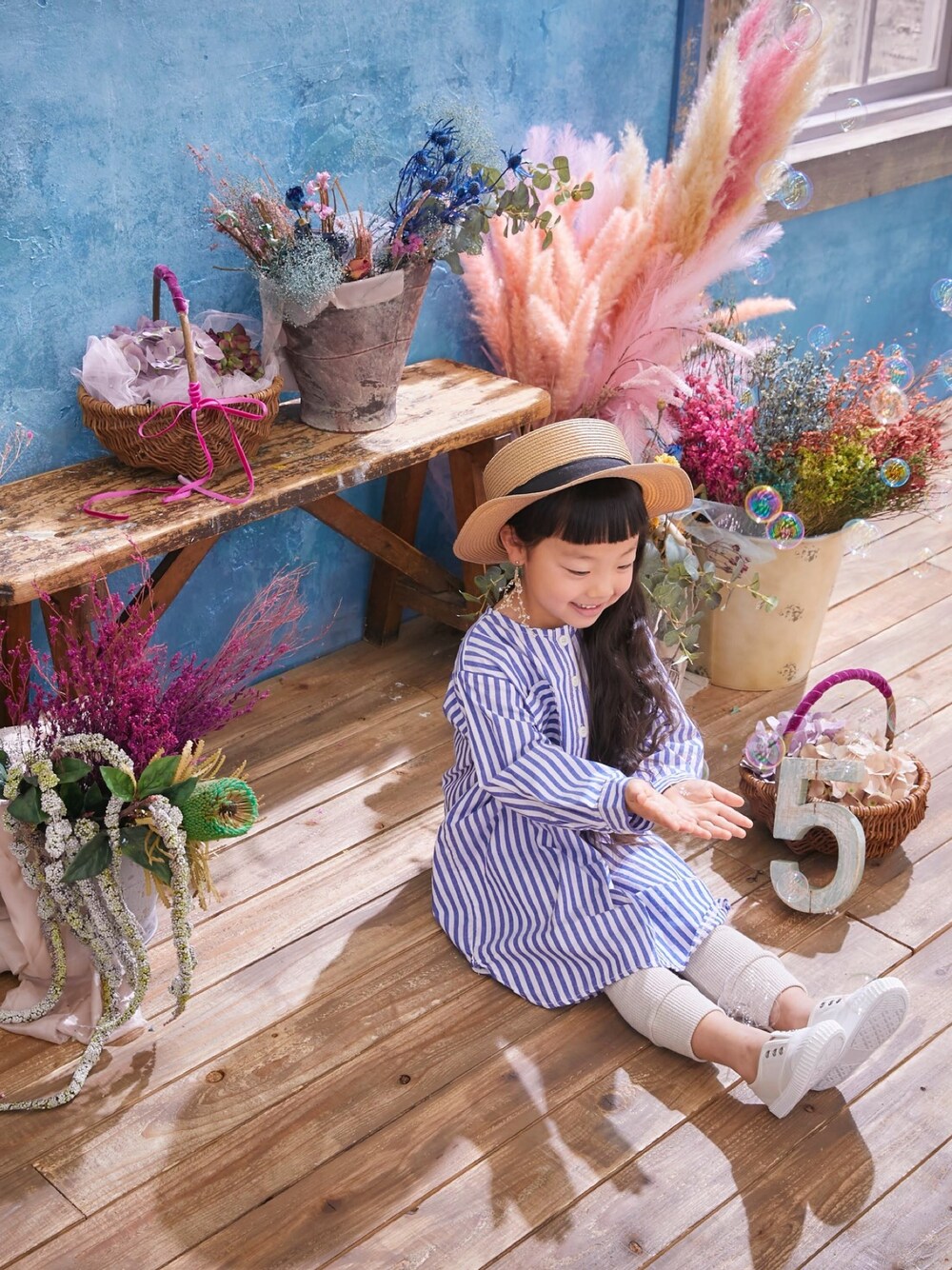 「韓国子供服、シャツワンピース、5才、誕生日コーデ、ようさん」｜「韓国子供服のアイテム（シャツワンピース、ブルー系）」を使った、宮田佳永子さん（キッズ・120cm）の春コーディネートの1枚目の写真