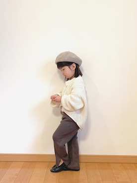 「スリット」｜「アイテム（ハンチング/ベレー帽）」を使った、ユナ◡̈⃝︎さん（キッズ・90cm）の秋コーディネート