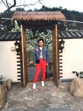 「MOSCHINO（モスキーノ）のアイテム（Tシャツ/カットソー）」を使った、ye caiさん（レディース・160cm）の秋コーディネート