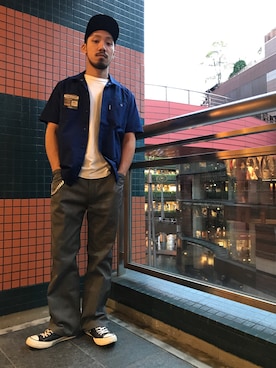 「アイテム（チノパンツ、グレー系）」を使った、matsuokaさん（メンズ・170cm）の春コーディネート