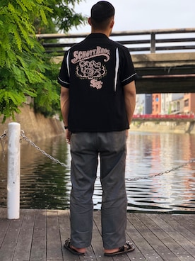 「アイテム（チノパンツ、グレー系）」を使った、matsuokaさん（メンズ・170cm）の春コーディネート