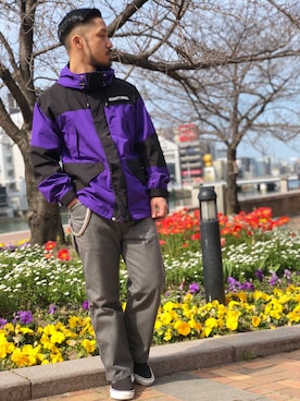 「アイテム（チノパンツ、グレー系）」を使った、matsuokaさん（メンズ・170cm）の冬コーディネート