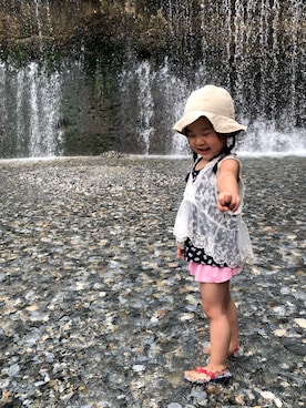 「OSHKOSH（オシュコシュ）のアイテム（シューズ）」を使った、小奈奈さん（キッズ・90cm）の秋コーディネート