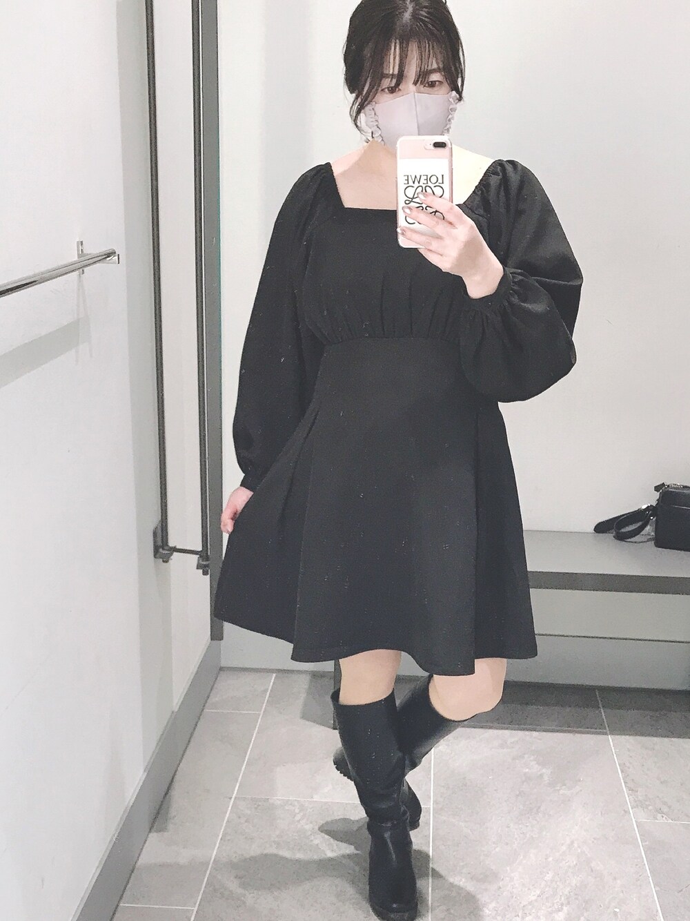 「プチプラコーデ、大人ガーリー、ワンピース、グレイル、マスクコーデ、いいね、save、フォローお願いします🤑、おしゃれさんと繋がりたい」｜「GRLのアイテム（ワンピース、ブラック系）」を使った、Eri さん（レディース・161cm）の冬コーディネートの1枚目の写真