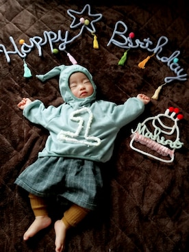 「present（プレゼント）のアイテム（トップス）」を使った、ARUさん（キッズ・70cm）の冬コーディネート