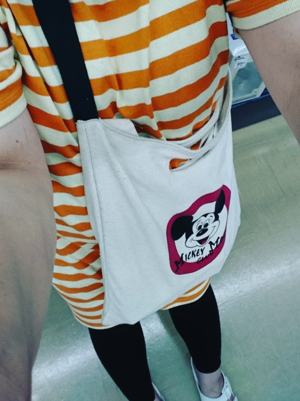 「ぽっちゃり、妊婦、ディズニー、ユニクロ」｜「UNIQLOのアイテム（レギンス/スパッツ、ブラック系）」を使った、やべあつこさん（レディース・158cm）の夏コーディネートの1枚目の写真